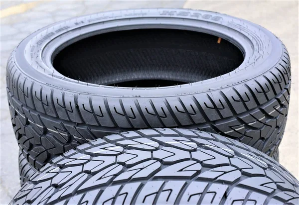 Fullway HS266 305/45R22 118V XL As A/S Performance Tire