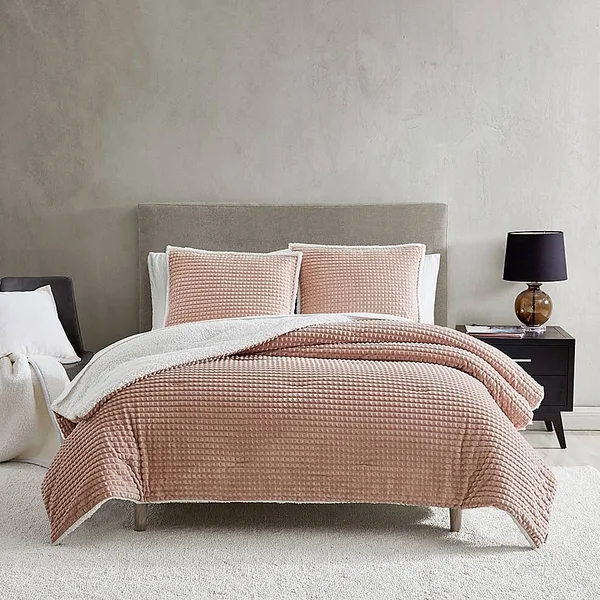 Ugg Avery 3-Piece Reversible Full/Queen Comforter Set in Quartz Rivet