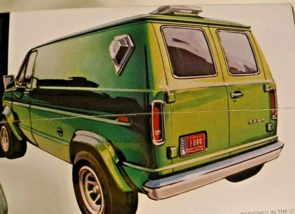 AMT 1976 Ford Custom Van Phantom
