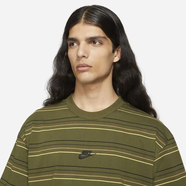 Nike Sportswear Premium Essentials Men's T-Shirt in Green - Size: Xs, DB6531-326