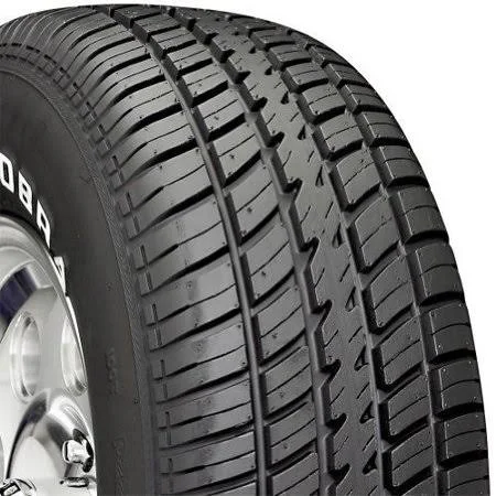 Set of 4 Cooper Cobra Radial G/T Classic All-Season Tires - 275/60R15 107t - Black