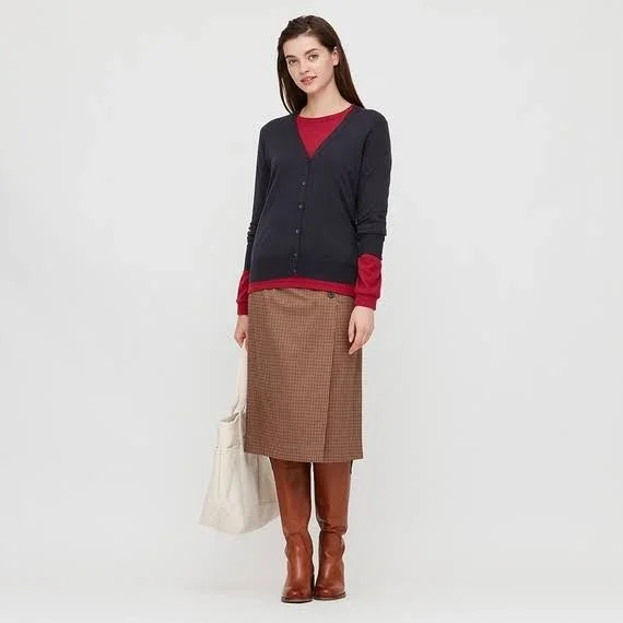 Uniqlo Women's Extra Fine Merino V-Neck Cardigan, Navy, M