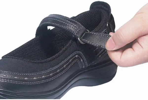 OrthoFeet Women's Chicksaw, Black