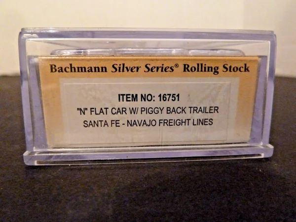 Bachmann 16751 N Santa Fe 52&6x22 Flatcar w/35& Navajo Trailer