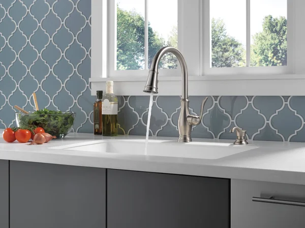 Delta Zalia SpotShield Stainless 1-Handle Pull-Down Kitchen Faucet