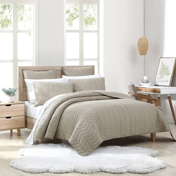 Ugg Dawn 3-Piece Full/Queen Quilt Set in Oatmeal