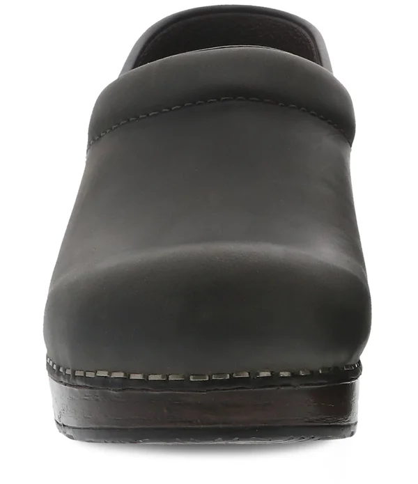 Dansko Women's Professional - Plum Oiled Pull Up