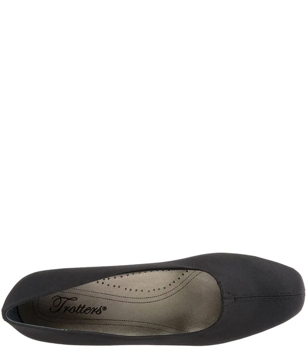 Trotters Doris Pumps - Women's, Black Micro, Size: 8