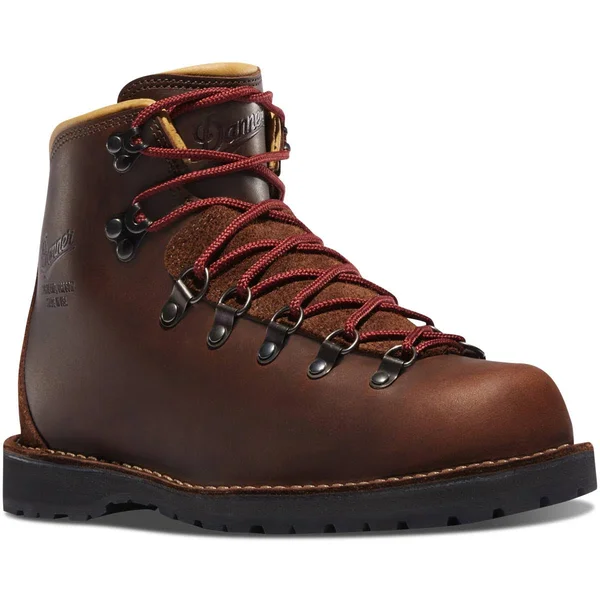 Danner Mountain Pass Mink Oil