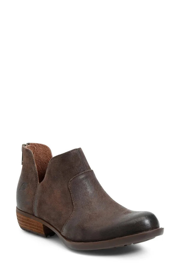Born Kerri Peltro D89922 (Women's) 8.5