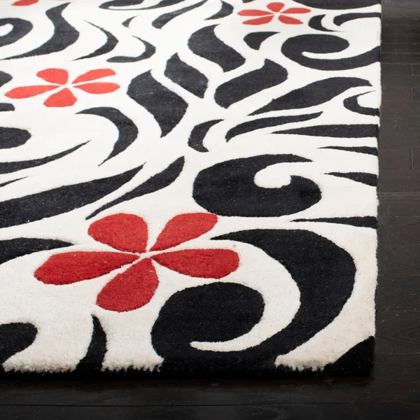 Safavieh Soho Ivory-Black 7&6x22 x 9&6x22 Rug