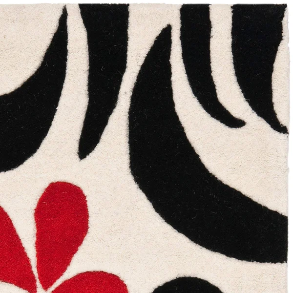 Safavieh Soho Ivory-Black 7&6x22 x 9&6x22 Rug